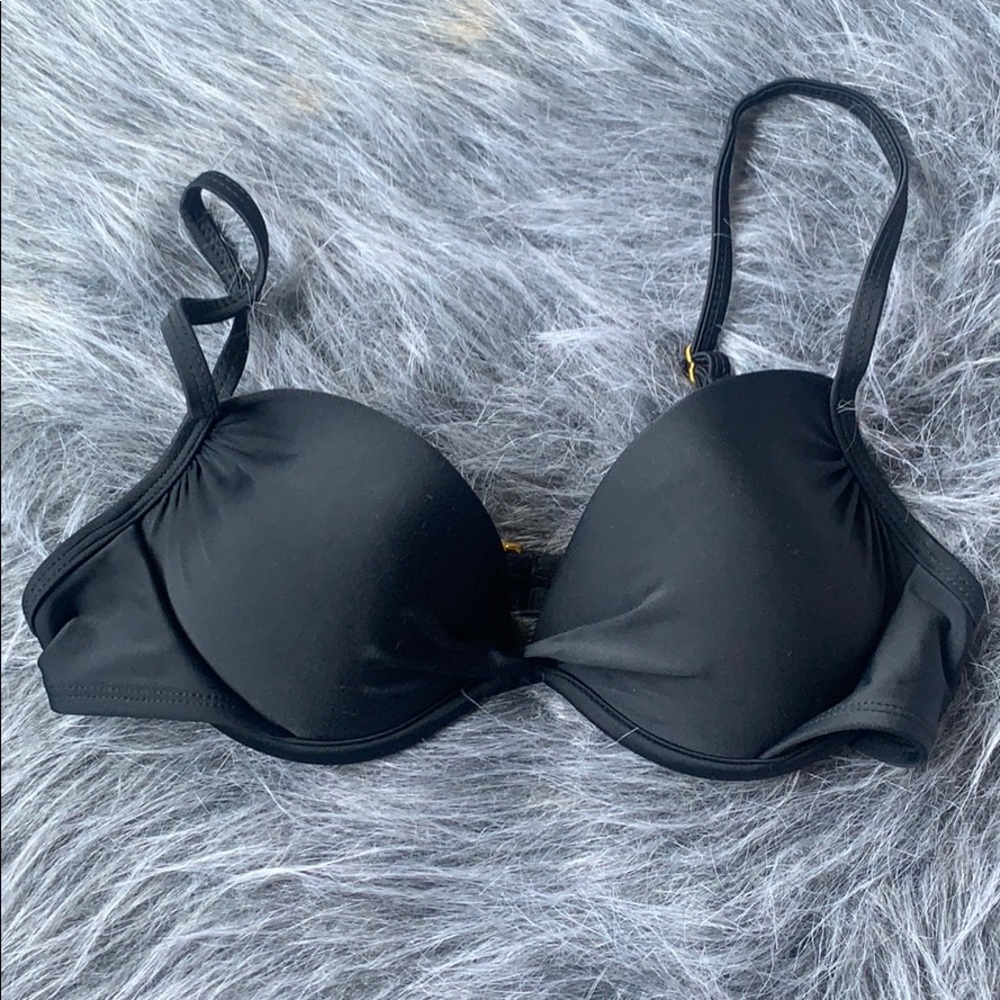 black bikini top🖤